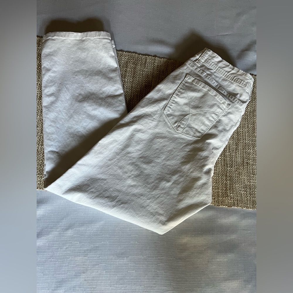 CALVIN KLEIN Jeans New in White Skinny Crop Style Size 10.